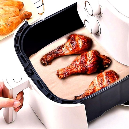 100 Adet Air Fryer Pişirme Kağıdı Tek Kullanımlık Yağ Su Geçirmez Yapışmaz Deliksiz Düz Kare Model (5296) - Görsel 3