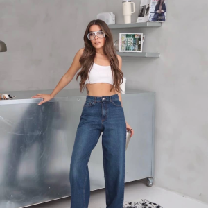 Arkadan tokalı jeans pantolon