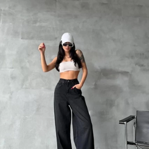 Arkadan tokalı jeans pantolon Siyah