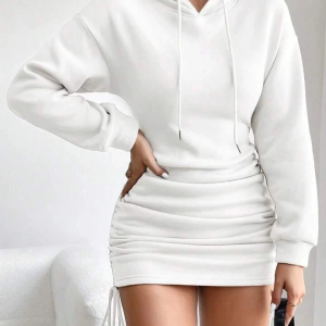 3 iplik şardonlu kapşonlu elbise beyaz