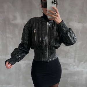 Beli büzgülü crop deri ceket siyah