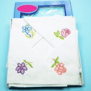 12 Adet Çiçek İşlemeli Kadın Cep Mendili Kutulu Kına Düğün Çeyizlik Mendil 30x30 cm