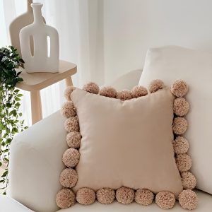 Ponponlu kahverengi kırlent kılıfı 40 x 40