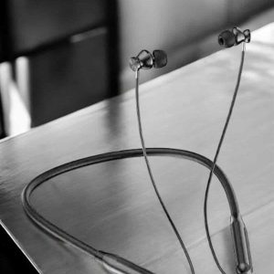 Dijital Göstergeli Kulak İçi Kablosuz Bluetooth Kulaklık Boyun Bantlı