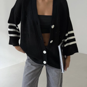 Büyük Düğmeli Salaş Triko Hırka Siyahbeyaz (Beden: Standart)