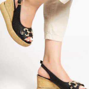 Caver Siyah Cilt Dolgu Topuk Sandalet (Numara: 39)