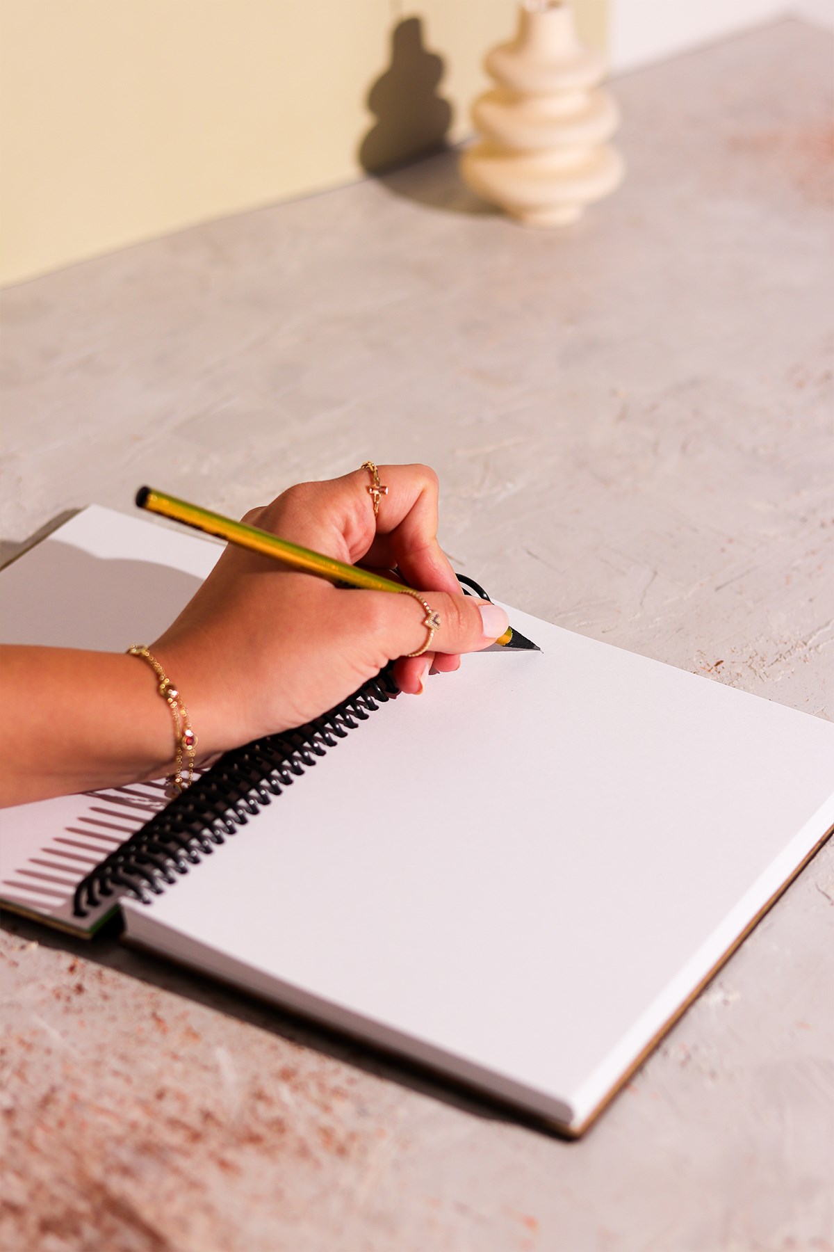 Doğal Ahşap Kapaklı Çizgisiz Defter – Şık ve Dayanıklı Tasarım - Görsel 4