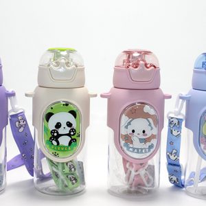 Sevimli 3D Desenli Su Matarası (BPA İçermez)