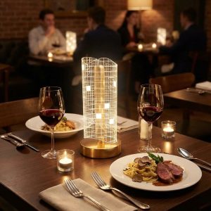 Dalgalı Silindirik Kristal Kareli Model LED Masa Lambası – Gold Tabanlı, Dokunmatik, 3 Renk Işık Modlu, Şarjlı Modern Dekoratif Gece Lambası (5296)