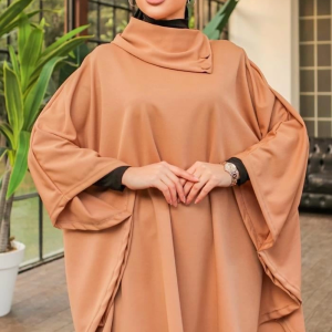 Düğme Detaylı Şık Tasarımlı Bej Şal Yaka Panço