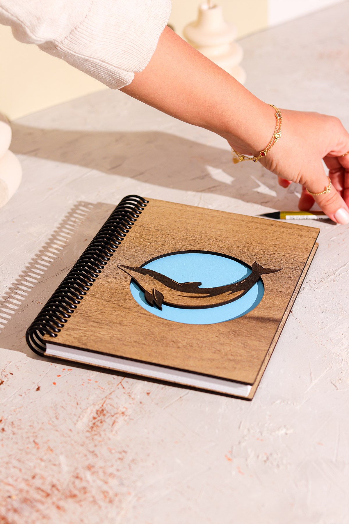 Doğal Ahşap Kapaklı Çizgisiz Defter – Şık ve Dayanıklı Tasarım - Görsel 2