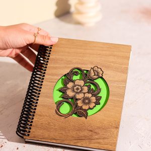 Doğal Ahşap Kapaklı Çizgisiz Defter – Şık ve Dayanıklı Tasarım