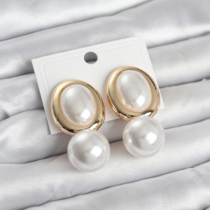 Pirinç Gold Renk Model İncili Kadın Küpe