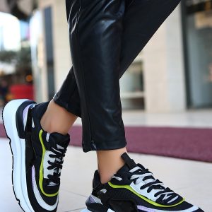 Aleh Siyah Cilt Lila Detaylı Spor Ayakkabı