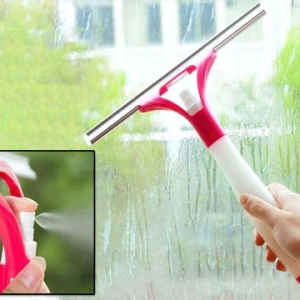 Su Hazneli Ve Spreyli Cam Silme Aparatı