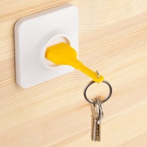 BUFFER® Yapışkanlı Priz Görünümlü Kapı Duvar Tipi Anahtarlık Askılık