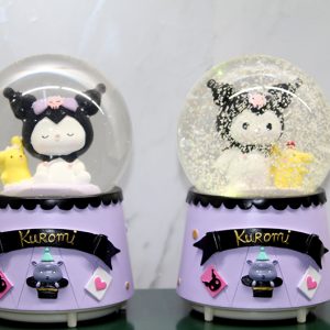 Kuromi İçi Dönmeli Püskürtmeli Işıklı Müzikli Kar Küresi Büyük Boy - Model 2